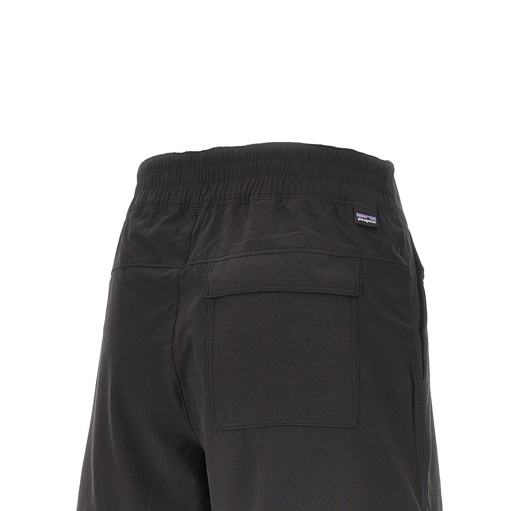 roamwith shorts