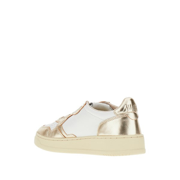 leather medalist low sneakers