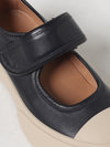 woman's ballet flat