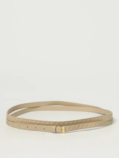 womans belt
